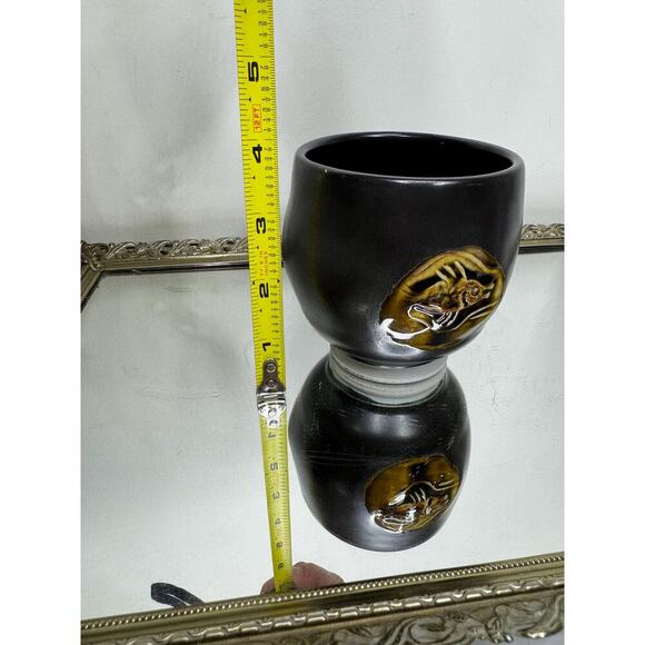 Vintage Japanese Pottery Sake Cup with Unique Fish Design, Signed SPAIN - Picture 5 of 7